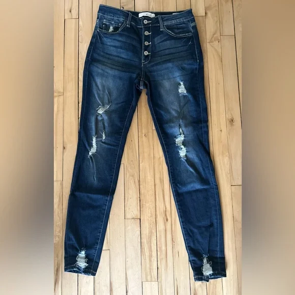 NWOT KanCan Distressed Skinny Jeans - Picture 2 of 4